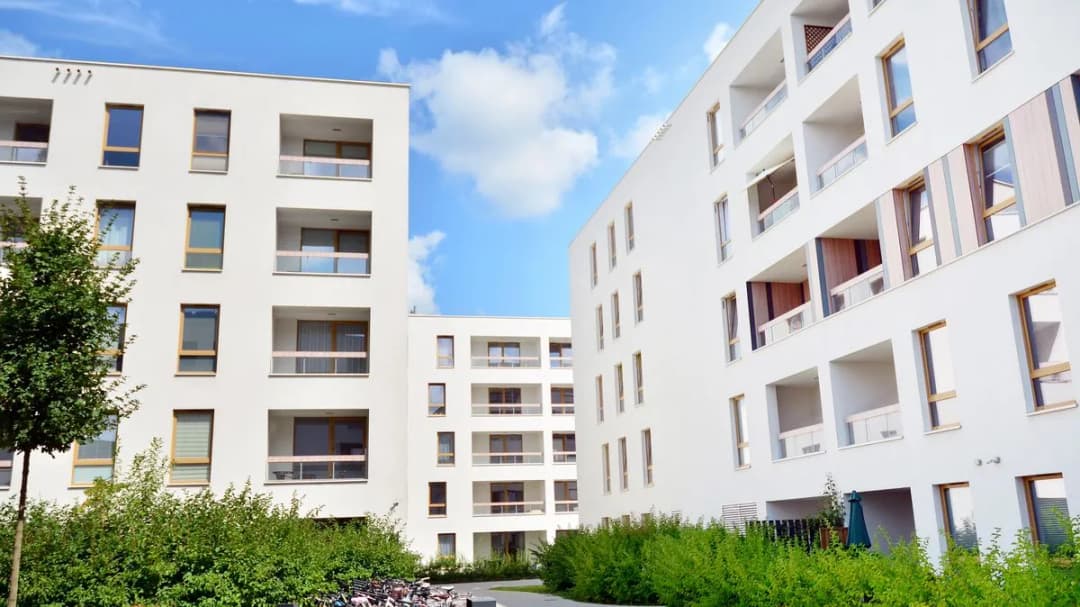 Partycypacja w TBS: Jak bezpiecznie odstąpić mieszkanie bez strat finansowych