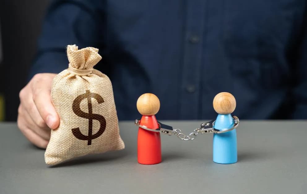 Kiedy sąd może nie ukarać? Zaskakujące prawne możliwości odstąpienia od kary