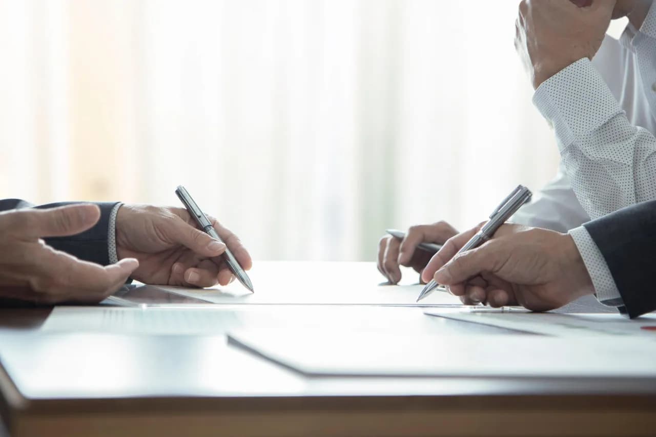 Umowa przedwstępna: Jak bezpiecznie wycofać się bez strat i konsekwencji